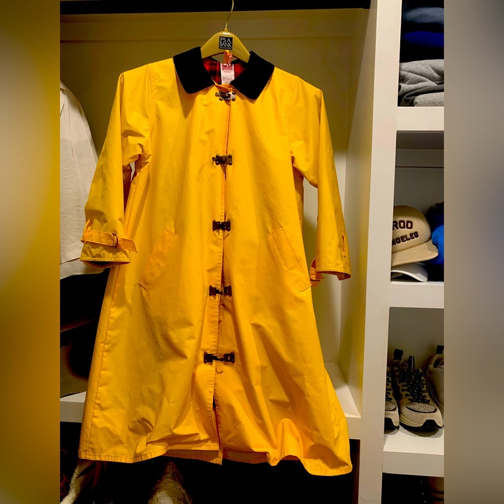 American Girl Molly Slicker raincoat PLEASANT COMPANY. PRISTINE CONDITION